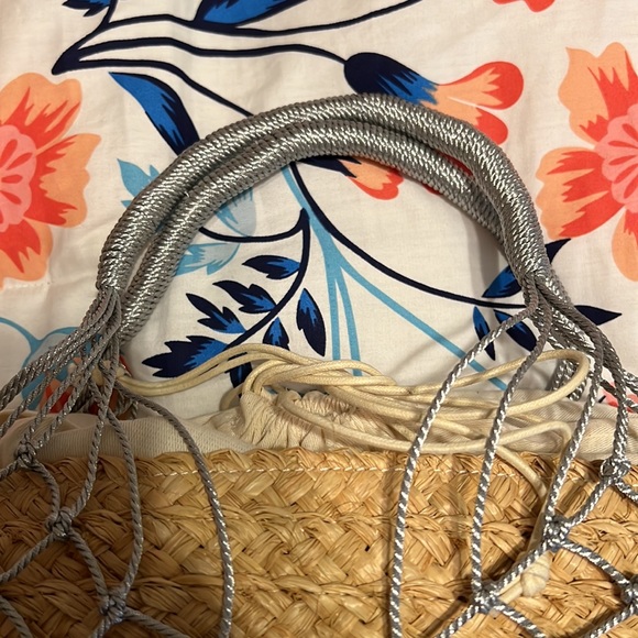 🎉HP🎉NWT J Crew Basket Bag in Metallic Silver - Picture 8 of 13